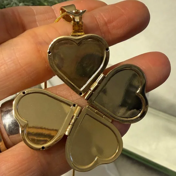 1Pcs Gostear Cute Four leaf Clover Love Heart
Photo Pendant - Picture 11 of 11